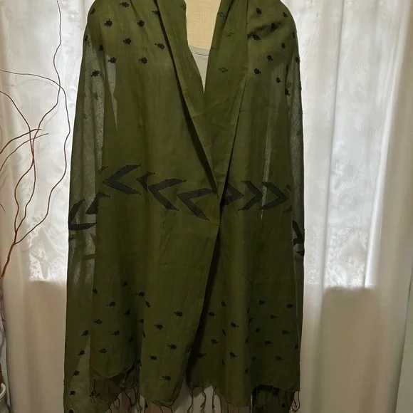 Eileen Fisher Organic Cotton Jamdani Olive Scarf with Black Chevron Pattern NWT - Picture 3 of 10